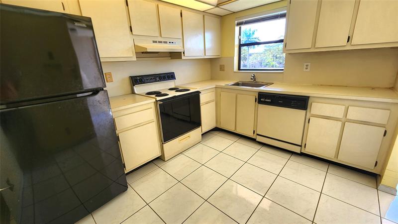 10467 S Sunrise Lakes Boulevard Sunrise FL 33322