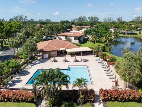9277 Vista Del Lago Boca Raton FL 33428