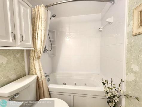 101 NE 19th Avenue Deerfield Beach FL 33441