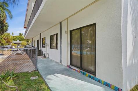 2514 Taylor Street Hollywood FL 33020