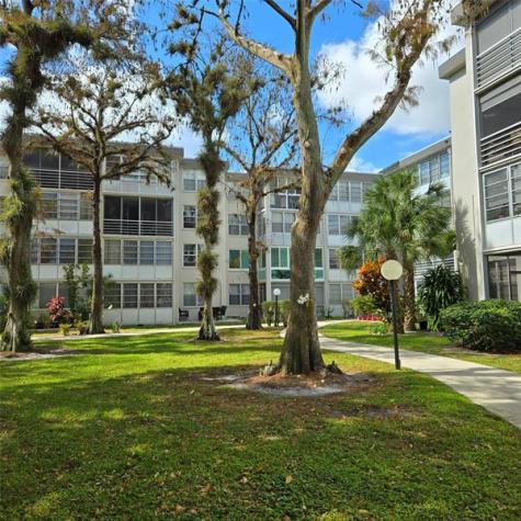 4898 NW 29th Court Lauderdale Lakes FL 33313