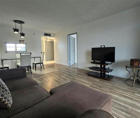 4898 NW 29th Court Lauderdale Lakes FL 33313