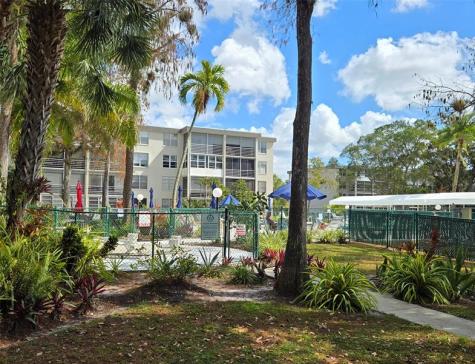 4898 NW 29th Court Lauderdale Lakes FL 33313