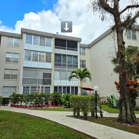 4898 NW 29th Court Lauderdale Lakes FL 33313