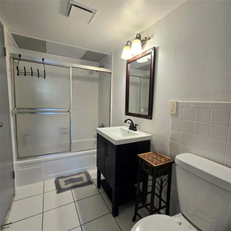 4898 NW 29th Court Lauderdale Lakes FL 33313