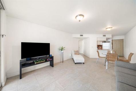 8225 Lake Drive Doral FL 33166