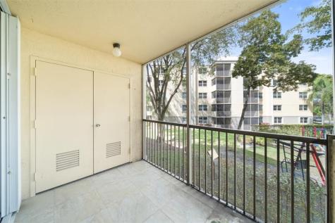 8225 Lake Drive Doral FL 33166