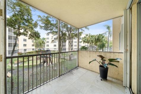 8225 Lake Drive Doral FL 33166