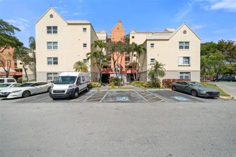 8225 Lake Drive Doral FL 33166