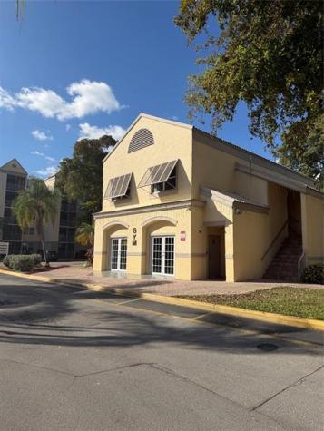 8225 Lake Drive Doral FL 33166