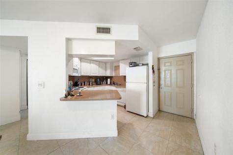 8225 Lake Drive Doral FL 33166