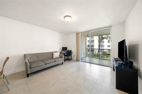 8225 Lake Drive Doral FL 33166