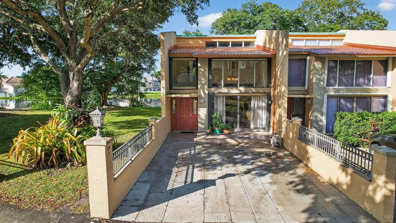 721 E Coco Plum Circle Plantation FL 33324