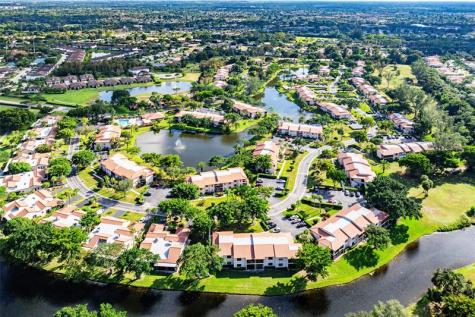9286 Vista Del Lago Boca Raton FL 33428