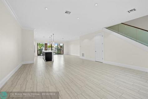 2727 NE 14th Street Fort Lauderdale FL 33304