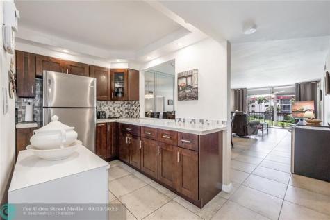 411 S Hollybrook Drive Pembroke Pines FL 33025