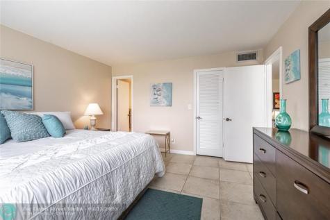 411 S Hollybrook Drive Pembroke Pines FL 33025