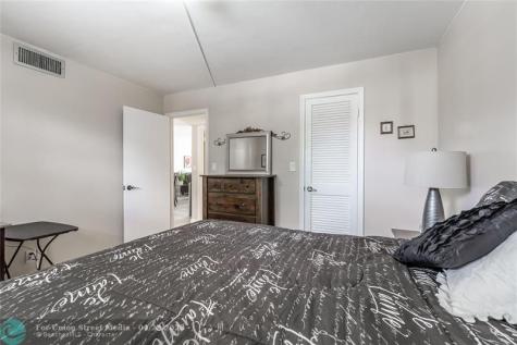 411 S Hollybrook Drive Pembroke Pines FL 33025