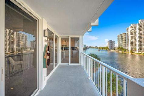 2800 E Sunrise Boulevard Fort Lauderdale FL 33304