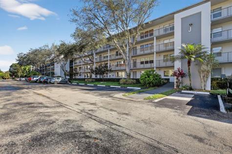 101 SW 132nd Way Hollywood FL 33027