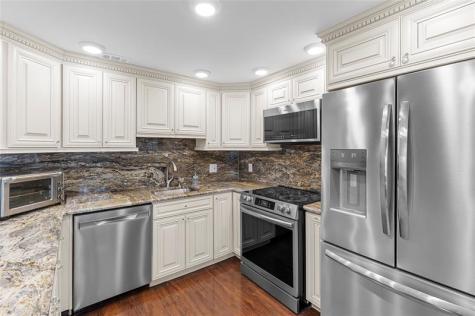 2065 Lyndhurst N Deerfield Beach FL 33442