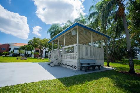 2065 Lyndhurst N Deerfield Beach FL 33442