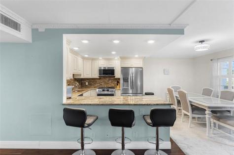 2065 Lyndhurst N Deerfield Beach FL 33442