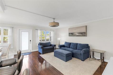 2065 Lyndhurst N Deerfield Beach FL 33442