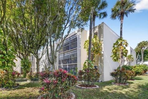 5250 Las Verdes Circle Delray Beach FL 33484