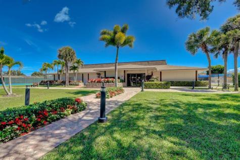 5250 Las Verdes Circle Delray Beach FL 33484