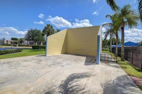 5250 Las Verdes Circle Delray Beach FL 33484
