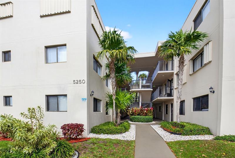 5250 Las Verdes Circle Delray Beach FL 33484