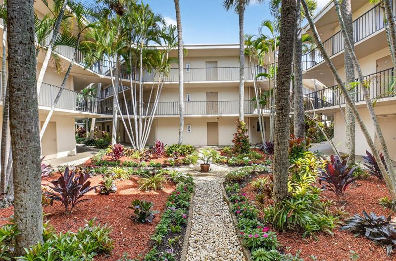 5250 Las Verdes Circle Delray Beach FL 33484