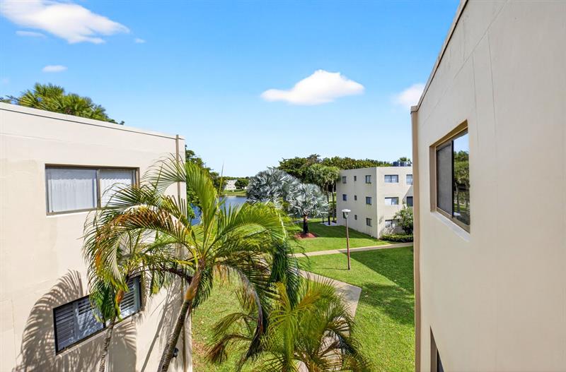 5250 Las Verdes Circle Delray Beach FL 33484