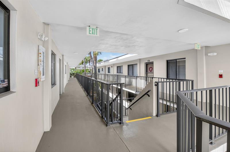 5250 Las Verdes Circle Delray Beach FL 33484