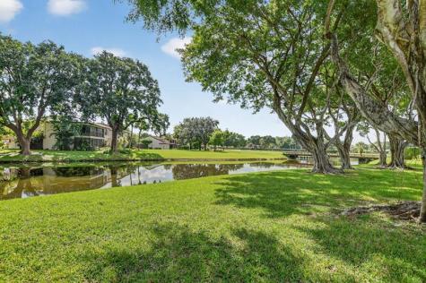 8310 Casa Del Lago Boca Raton FL 33433
