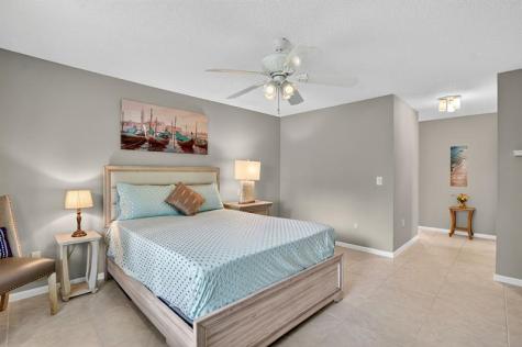 8310 Casa Del Lago Boca Raton FL 33433