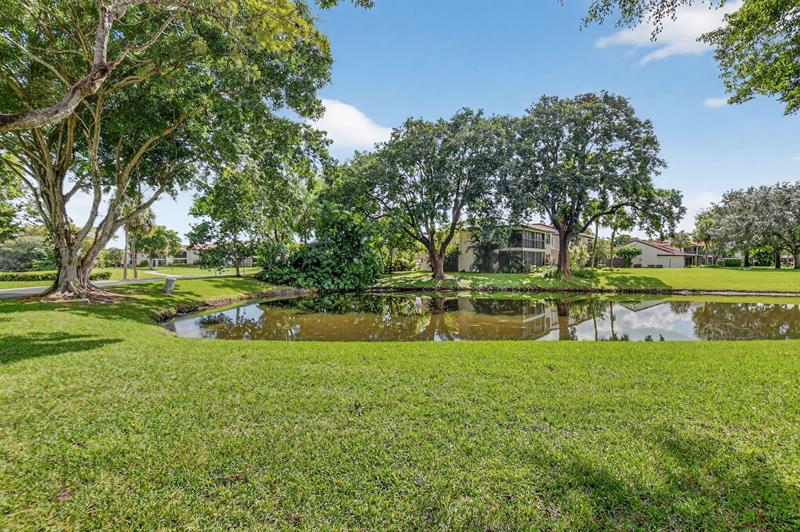 8310 Casa Del Lago Boca Raton FL 33433