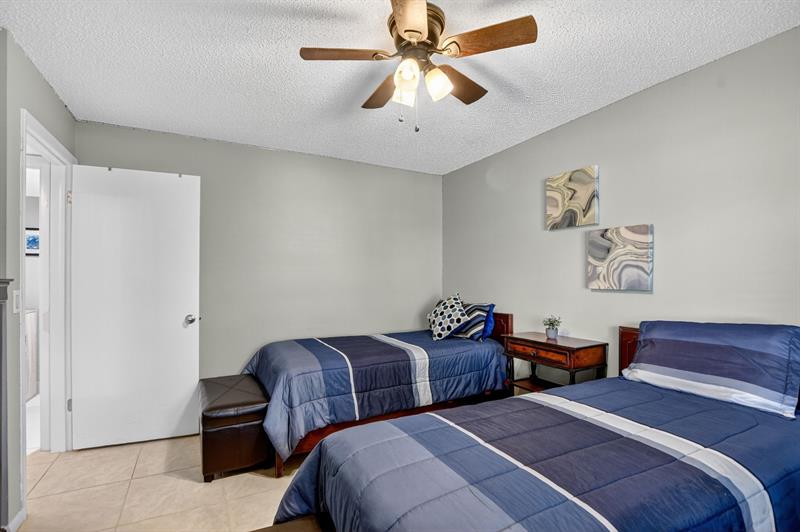 8310 Casa Del Lago Boca Raton FL 33433