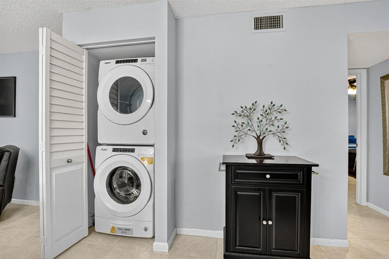 8310 Casa Del Lago Boca Raton FL 33433