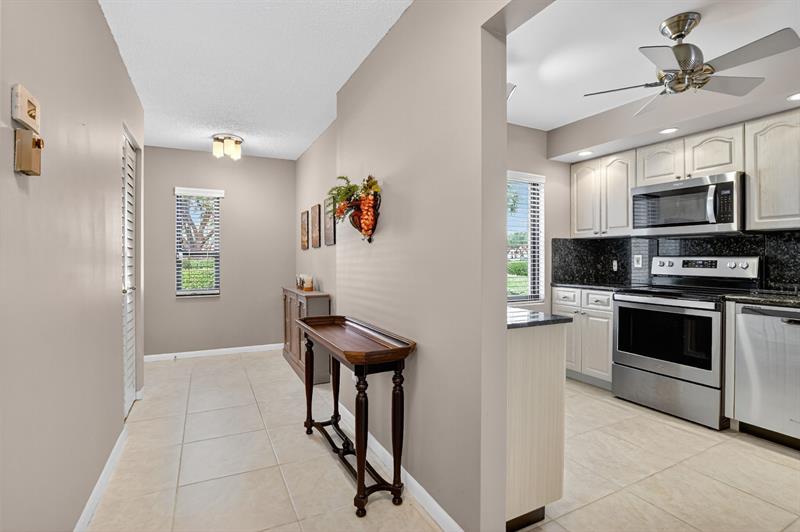 8310 Casa Del Lago Boca Raton FL 33433