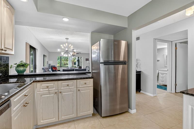 8310 Casa Del Lago Boca Raton FL 33433