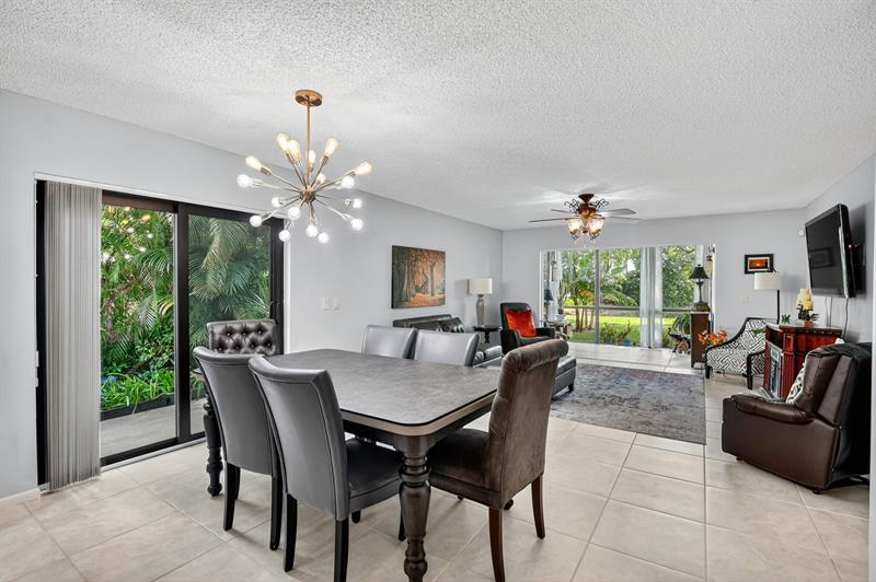 8310 Casa Del Lago Boca Raton FL 33433