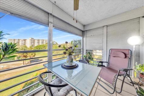 545 Oaks Lane Pompano Beach FL 33069