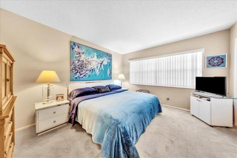545 Oaks Lane Pompano Beach FL 33069