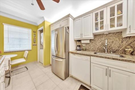 545 Oaks Lane Pompano Beach FL 33069