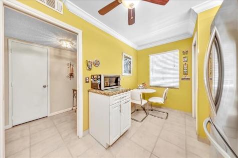 545 Oaks Lane Pompano Beach FL 33069