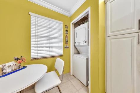 545 Oaks Lane Pompano Beach FL 33069