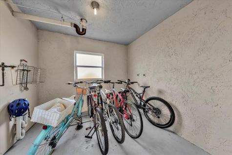 545 Oaks Lane Pompano Beach FL 33069