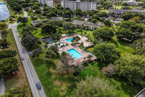545 Oaks Lane Pompano Beach FL 33069